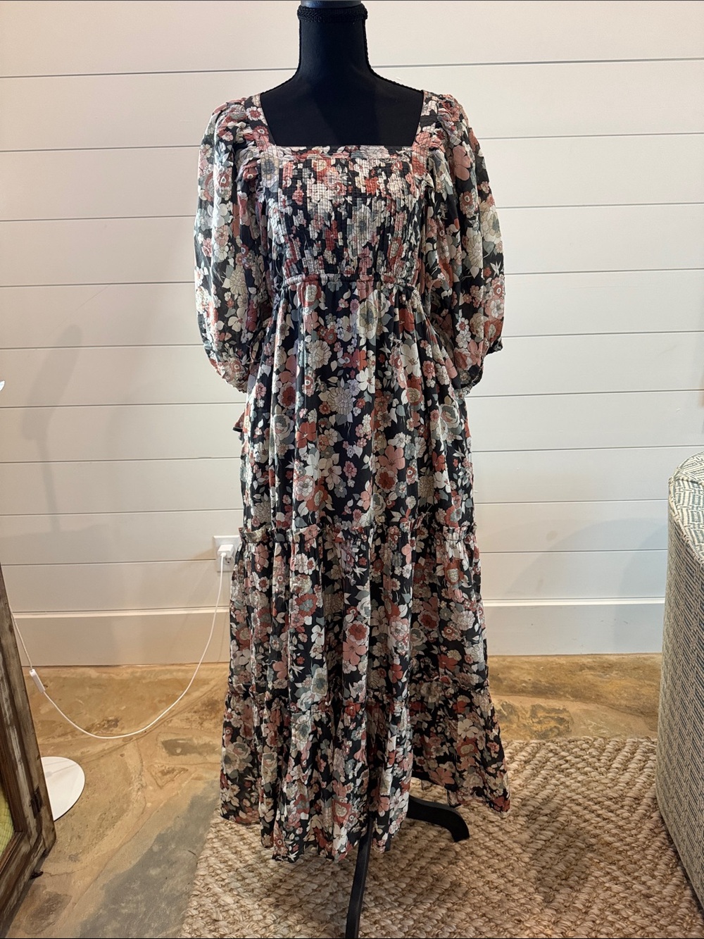 AE77 American Eagle Premium Organic Cotton Smocked Floral Maxi NWT, Medium